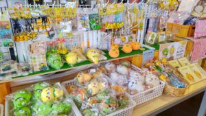 みきゃんパーク札幌で販売されているみきゃんのぬいぐるみや小物