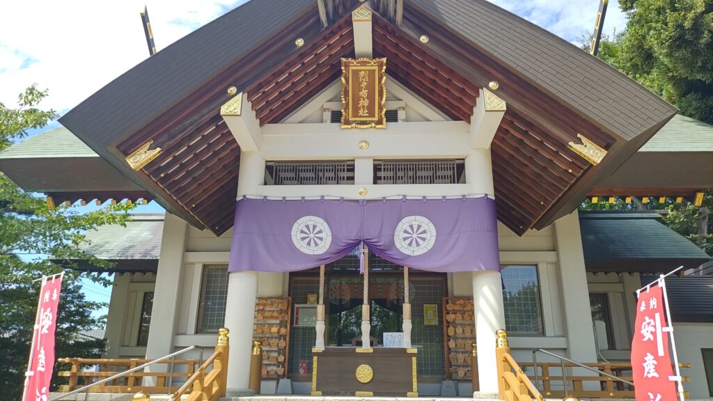 烈々布神社の本殿