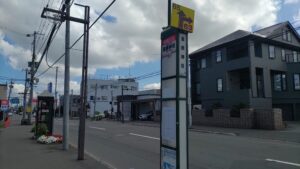 苗穂通沿いにある北海道中央バス「苗穂神社」停留所の標識