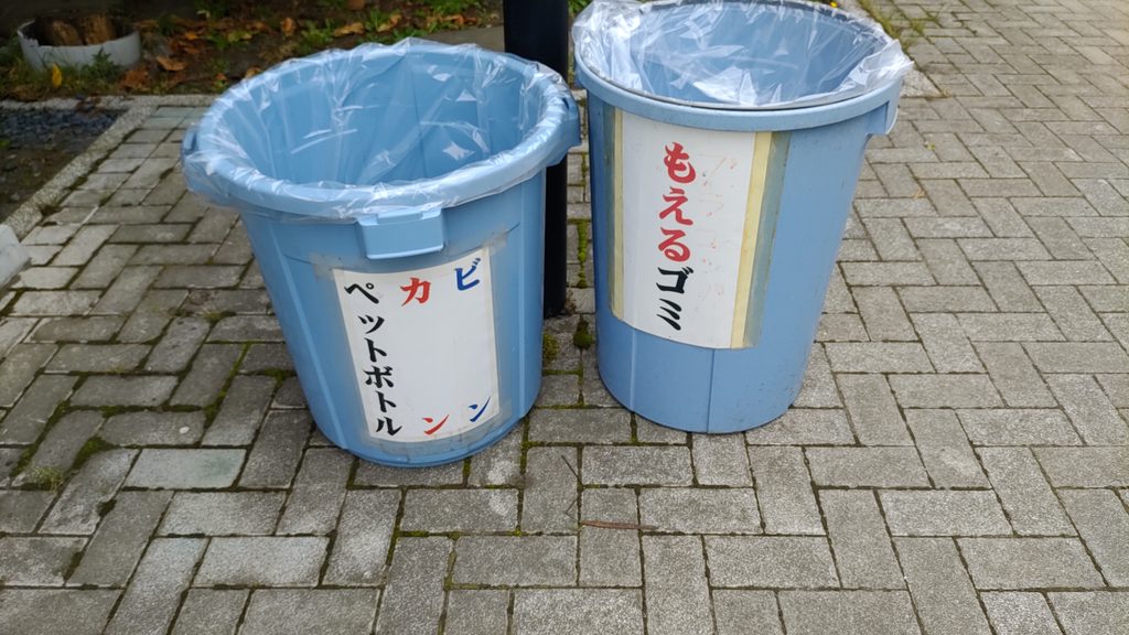 烈々布神社例祭会場に設置された分別用ごみ箱